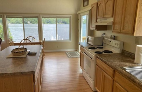 Antrim Cottage | Waterfront Cottage Weekly Rental