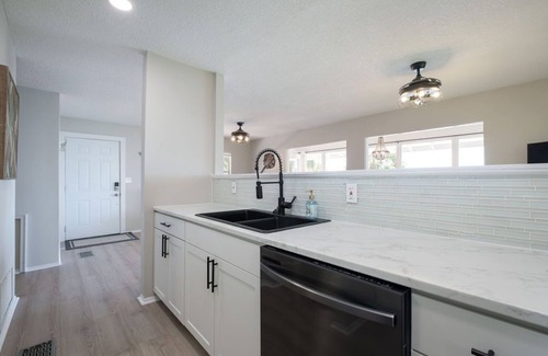 Cedar Key House | Waterfront Cottages with Sunsets, Kayaks Included!