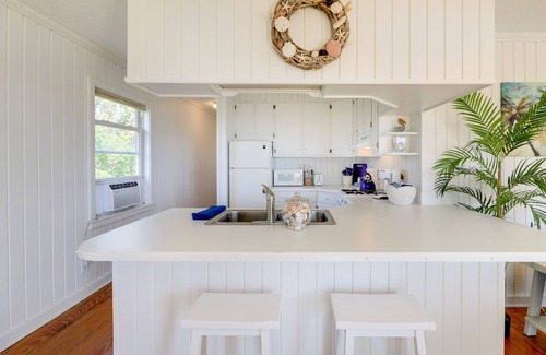 Marshallberg Cottage | Waterfront Crystal Coast Vacation Rental w/Deck!
