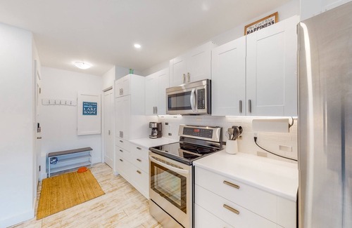 Christina Lake House | Waterfront, dog-friendly gem with WiFi, boat access, grill, and private dock