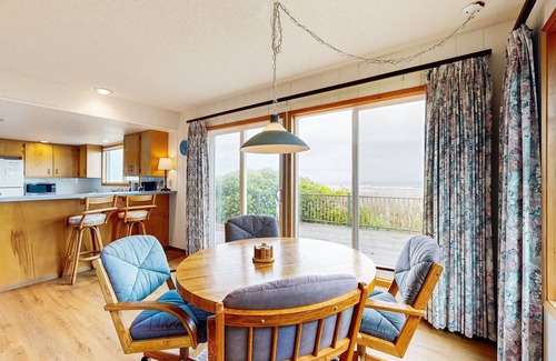 Edgewater Shores House | Waterfront, dog-friendly getaway w/a fireplace & incredible ocean views
