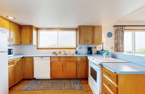 Edgewater Shores House | Waterfront, dog-friendly getaway w/a fireplace & incredible ocean views