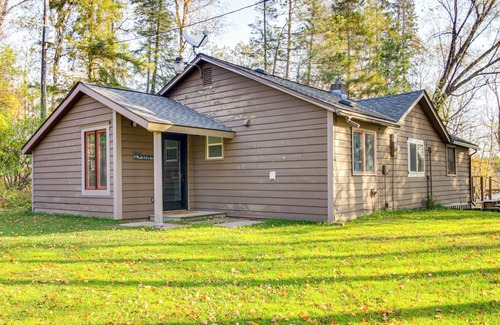 Duluth Cottage | Waterfront Duluth Cabin w/Deck & River View!