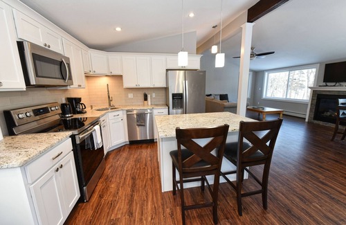 Chocorua House | Waterfront Duplex on Chocorua Lake w Kayaks, Fire Pit & Hot Tub - Must Visit!