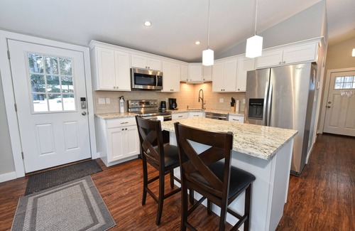 Chocorua House | Waterfront Duplex on Chocorua Lake w Kayaks, Fire Pit & Hot Tub - Must Visit!