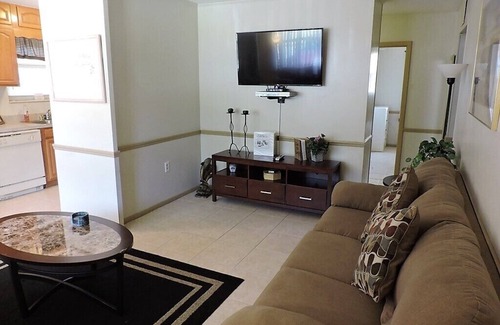 Crystal River Villa | Waterfront Duplex 2 bedroom 1 bath W/Kayaks