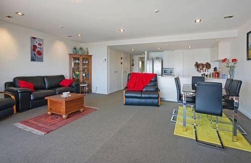 Stepneyville Apartment | Waterfront Escape - Nelson Waterfront Apartment