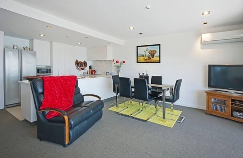 Stepneyville Apartment | Waterfront Escape - Nelson Waterfront Apartment