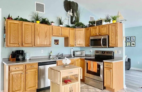 Lochmere House | Waterfront Fam-Friendly Lakehouse w/Outdoor Sauna