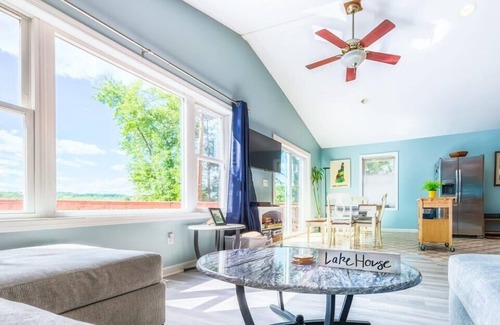 Lochmere House | Waterfront Fam-Friendly Lakehouse w/Outdoor Sauna