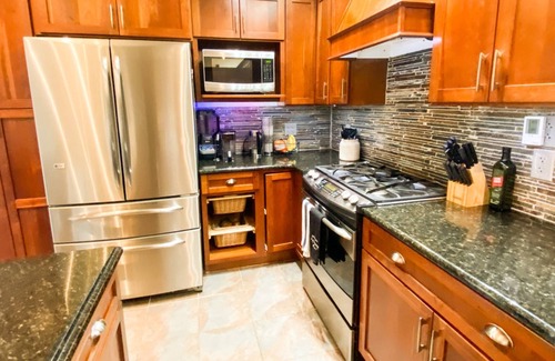 Edgewater House | Waterfront Family-Friendly Community, Fenced-In Yard and Dog-Friendly