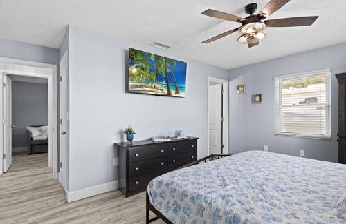 Hudson Beach Estates House | Waterfront - Firepit - Kayaks - Private Boating and Fishing Dock - Game Room