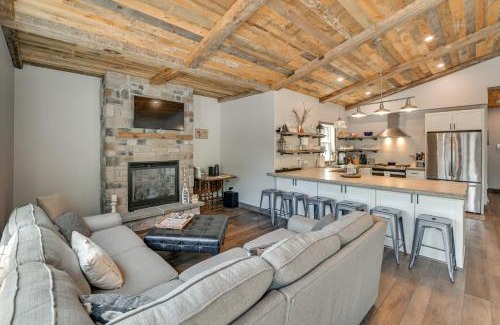 Averill Park House | Waterfront Fun! Crooked Lake Retreat Near Albany