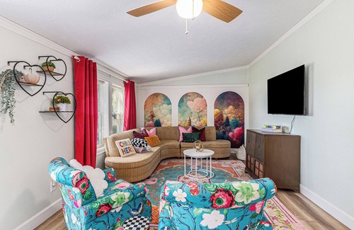 Albion House | Waterfront + Game Room + Dog Friendly