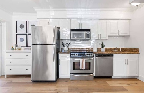 Hendricks and Venice Isles Apartment | Waterfront Gem on Las Olas Isle – Near Beach