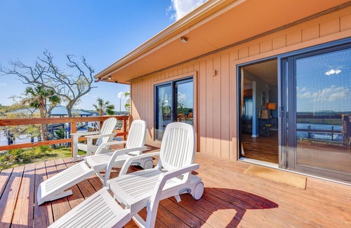 Arlington House | Waterfront Gem w/Dock & Kayaks in Jacksonville