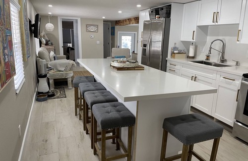 Cross Key Waterways House | Waterfront getaway