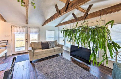 Carolyn Estates House | Waterfront Gun Barrel City Cottage with Views!
