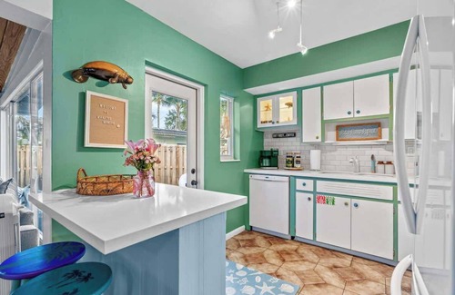 Wilton Manors House | Waterfront | Heated Pool | Hot Tub | Near Beaches