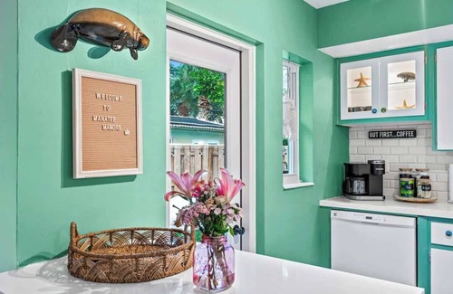Wilton Manors House | Waterfront | Heated Pool | Hot Tub | Near Beaches