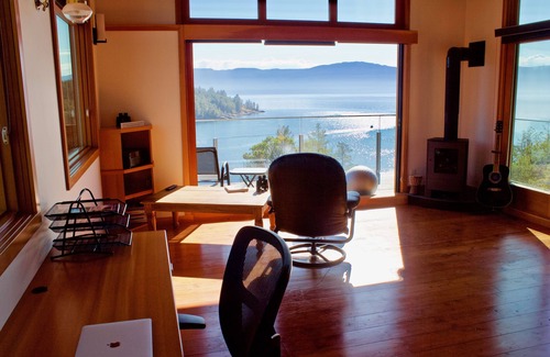 Sunshine Coast House | WATERFRONT HOME, ELEVATOR, HIGH VIEWS, HUGE DOCK: SUNSHINE COAST NEAR VANCOUVER