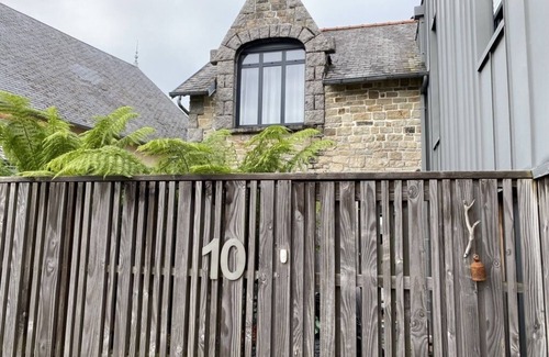 Plougonvelin House | Waterfront home