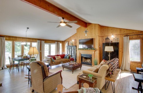 Killen House | Waterfront Home Near Wilson Lake with Covered Porch!
