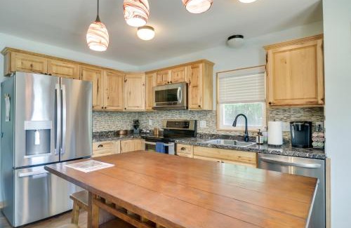 Louisa House | Waterfront Home on Lake Anna Autumn Escape!