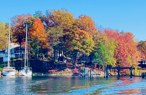 Lusby House | Waterfront home on Mill Creek-5BR-Hot tub & Kayaks