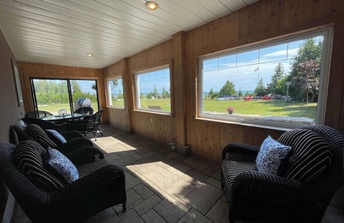 Manitoulin District House | Waterfront Home on South Shore of Lake Huron Manitoulin Island - With Sauna