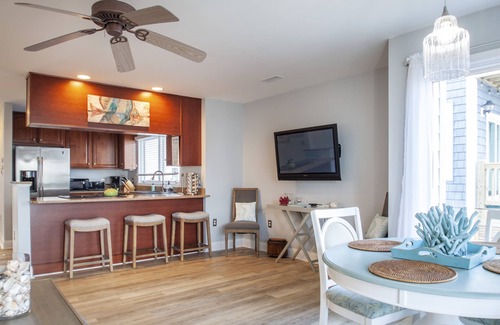 Topsail Beach House | Waterfront home Queen's Grant - Kayaks, Pool, & Boat Dock