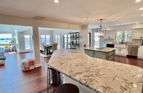 Osbornsville House | Waterfront Home on Prime Location - Haven's Cove!