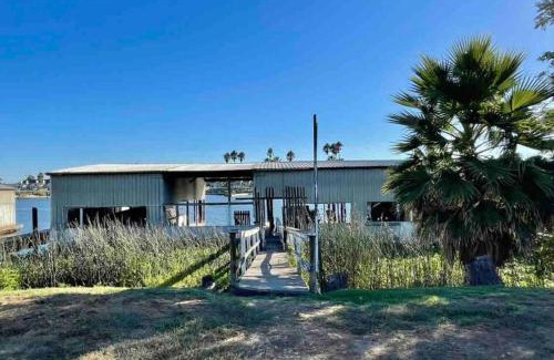 Bethel Island Villa | Waterfront Home w 40x16 Berth
