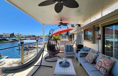 Discovery Bay House | Waterfront Home 🚣 with Canoe, Paddleboats, Paddleboards & Kayaks are INCLUDED