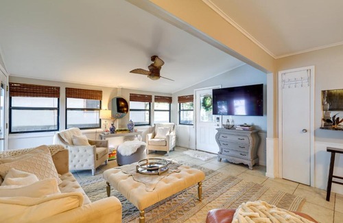 Vinita House | Waterfront Home with Dock in South Grand Lake!