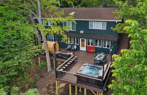 Edgerton House | Waterfront - Hot Tub - Sauna - Game Room - Pets