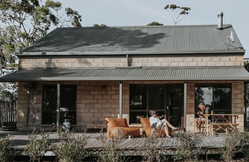 Coles Bay House | Waterfront - Hot Tub - Sauna - Serenity