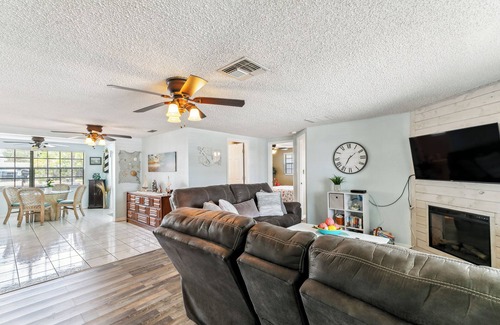 Sea Ranch House | Waterfront Hudson Vacation Rental w/Boat Dock!