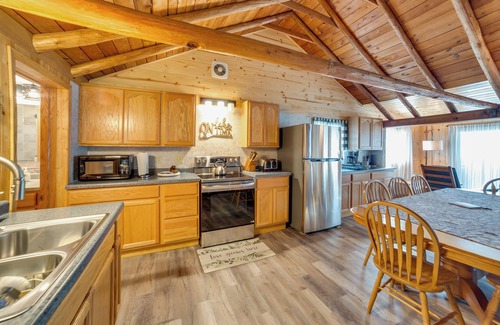Ingalls Cabin | Waterfront Lake Michigan Retreat w/Beach!