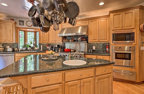 Cedar Glen House | Waterfront Lake Arrowhead Home w/View & Game Room