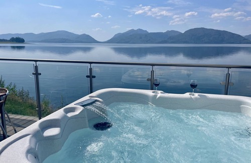 Kentallen Cottage | Waterfront Lodge 3 with Hot Tub