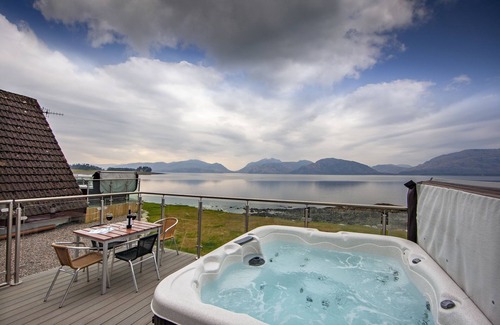 Kentallen Cottage | Waterfront Lodge 7 with Hot Tub