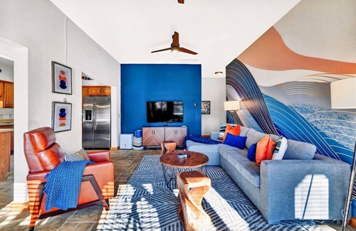 Lake Norman of Catawba Cabin | Waterfront Log Cabin w/Hot Tub, Kayaks, Firepit, King Beds, & Pet-Friendly