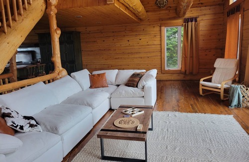 Mattawa House | Waterfront Log Home