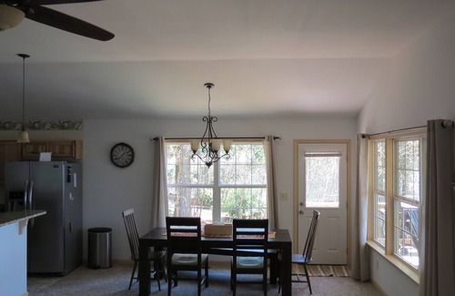 Whitby Cove House | Waterfront, Main Lake, Great fishing, Fast Internet, Close to Marina