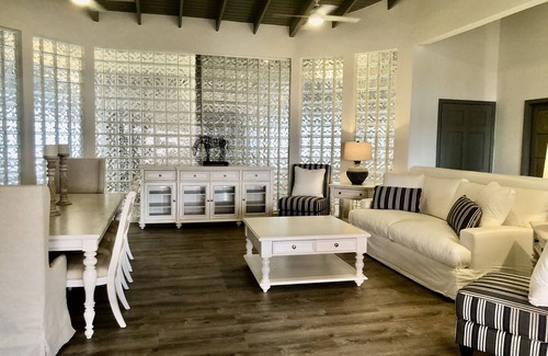 Cole Bay Apartment | Waterfront Marina vacation Apartment