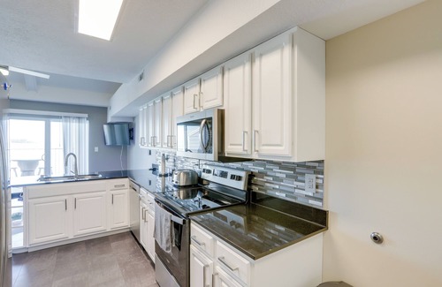 Put-in-Bay Condo | Waterfront Middle Bass Condo w/Lake Erie Views!
