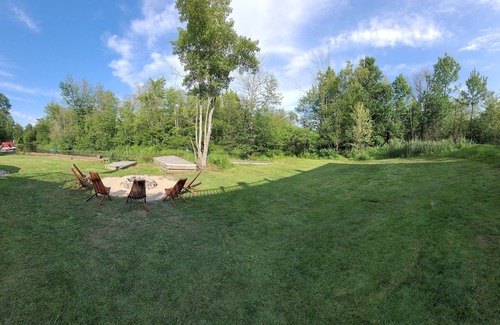 Severn Cottage | Waterfront Muskoka with Hot Tub