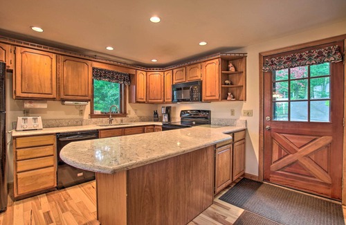 West Brookfield House | Waterfront New England House on Wickaboag Lake!