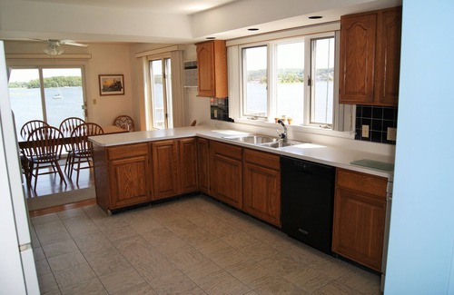 Portsmouth House | Waterfront Oasis-Dynamic Newport County: Kayaks-Fire Pit-BBQ. Avail. 9/1+
